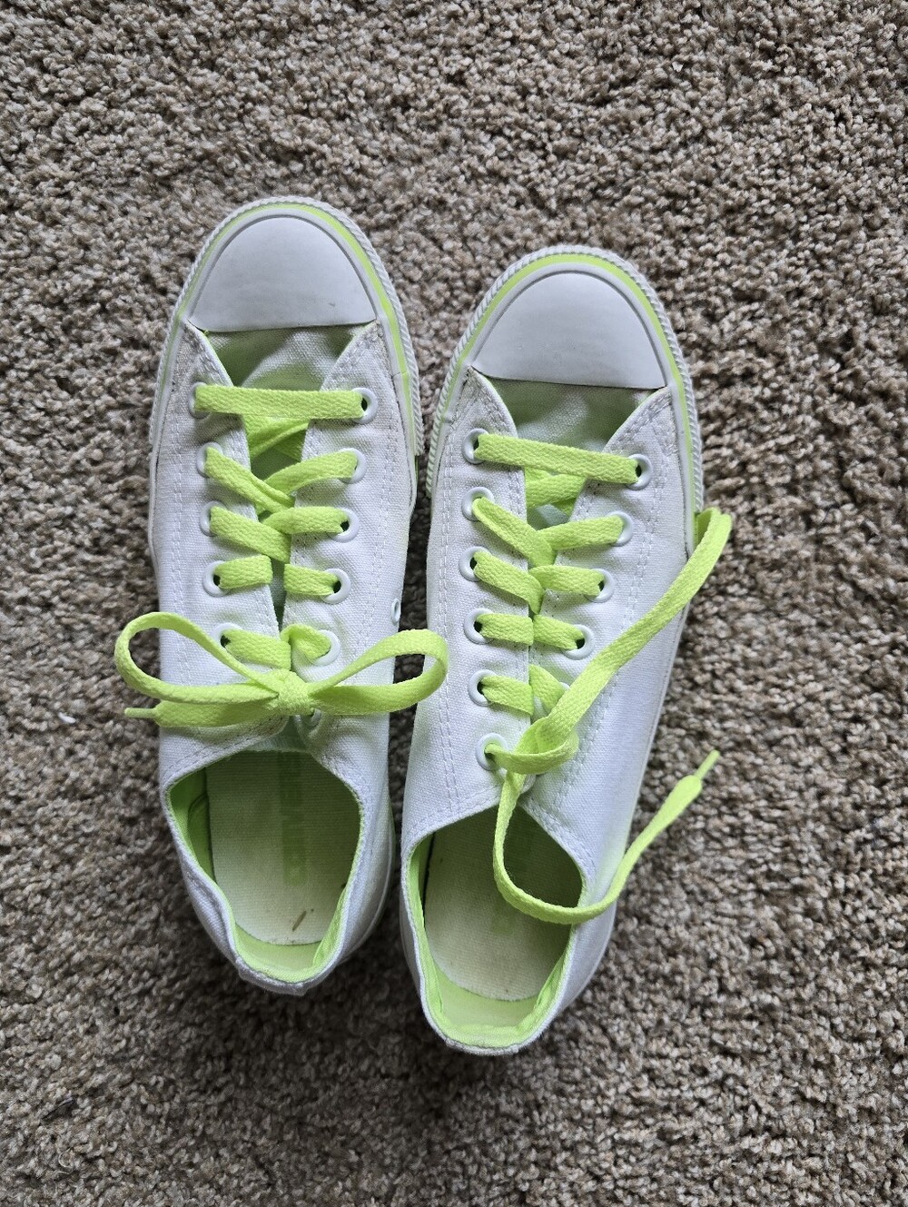 Converse  Lowtop Sneakers with Neon Green Accents